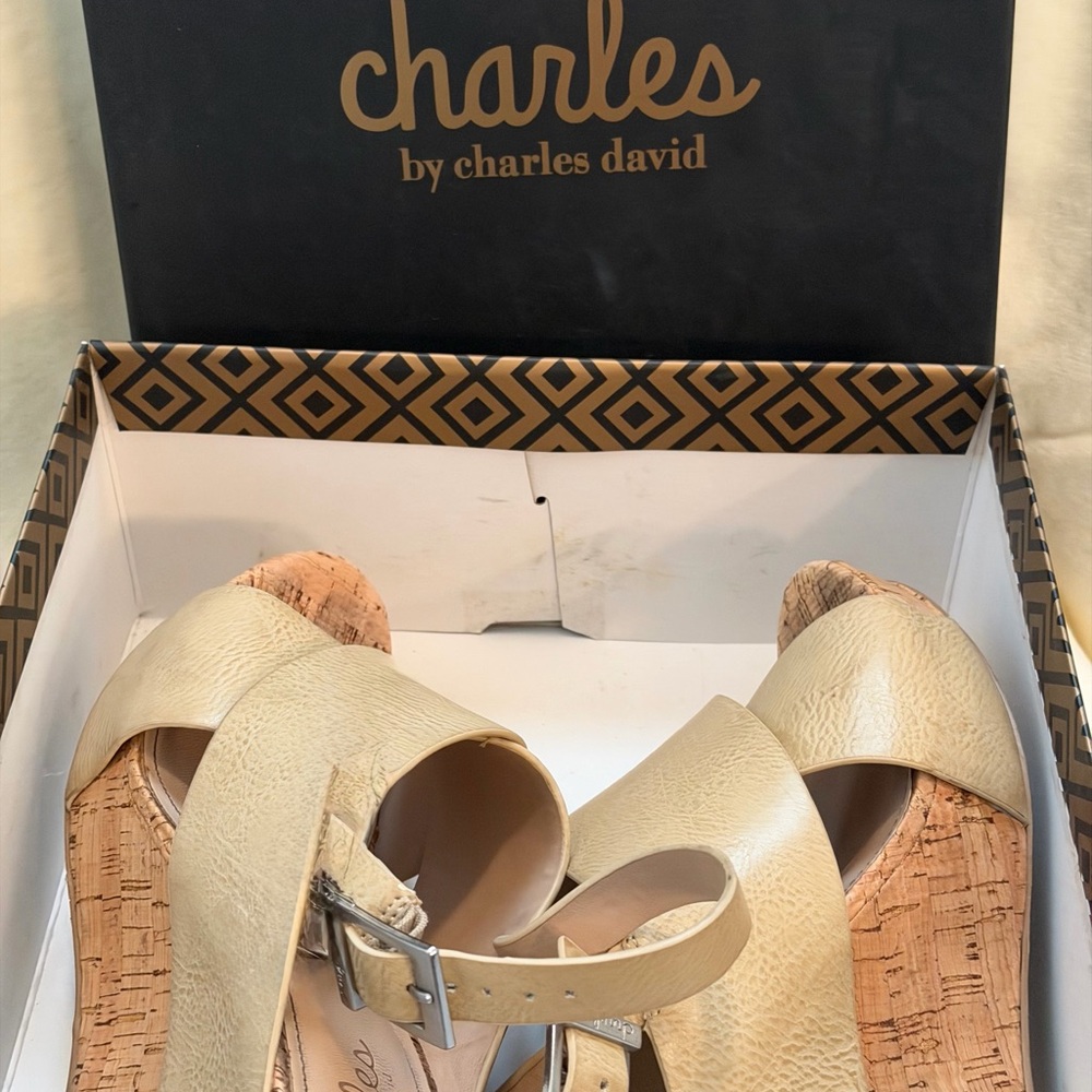 Charlies by Charlies David Beige Cork Wedge Sandals size 7 1/2 - Picture 6 of 6